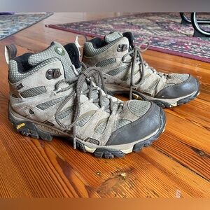 Merrell Women’s Moab 2 Mid Waterproof Hiking Boots, Size 10, Granite